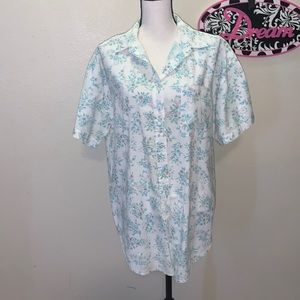Best American Clothing Co white floral short sleeve button Down shirt